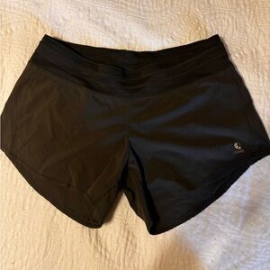 Oiselle Mac shorts